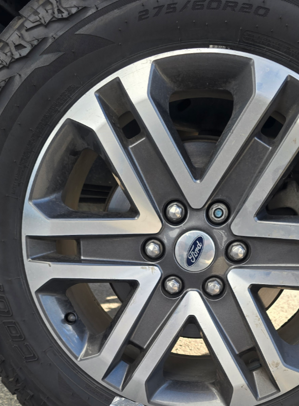 mobile tire service in Miami FL – flat tire repair and roadside tire service